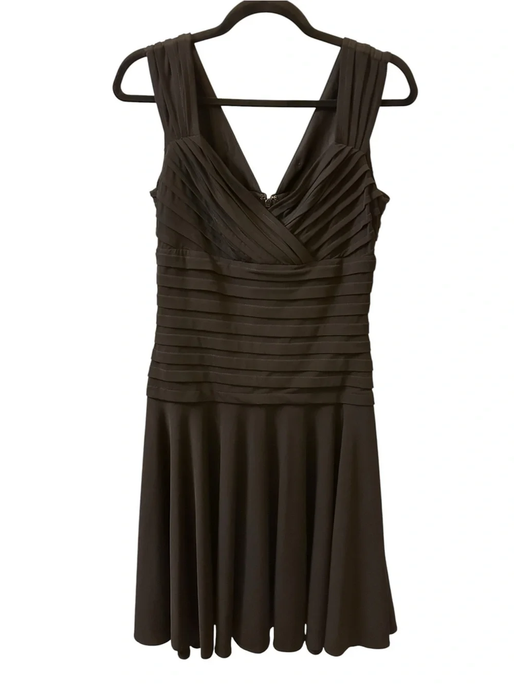 White House Black Market Black Pleated V-Neck Cocktail Dress size 6